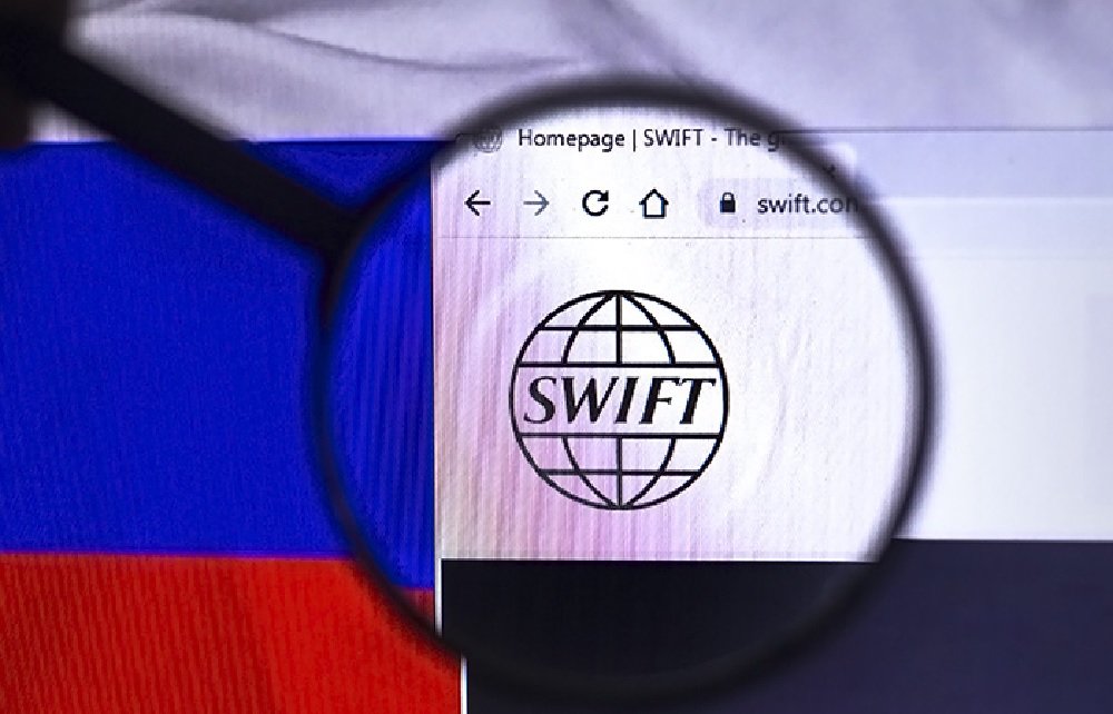 Россия осталась без SWIFT. Что дальше?