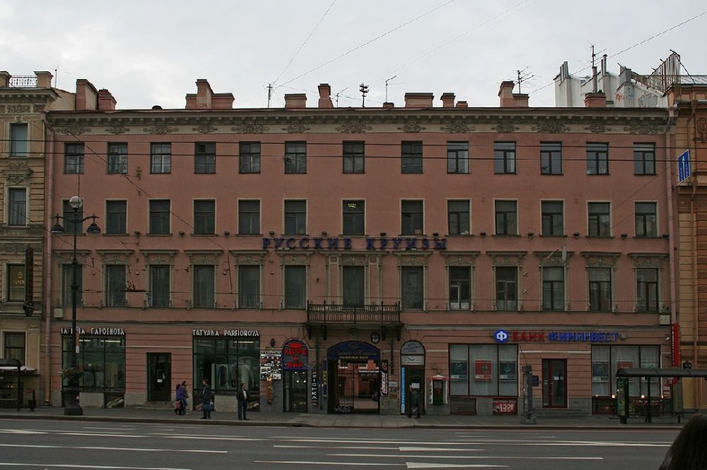 Жители Центрального района Петербурга по суду добились от Смольного сохранения исторического здания