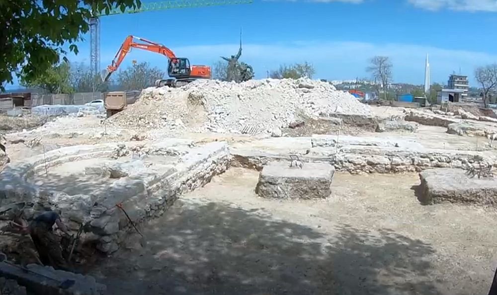 На мысе Хрустальный в Севастополе найдены развалины дореволюционного храма