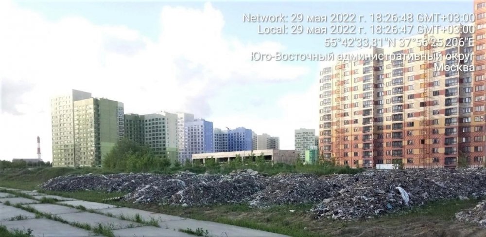В Москве связанная с мэрией строительная компания устроила свалку под окнами жилых домов