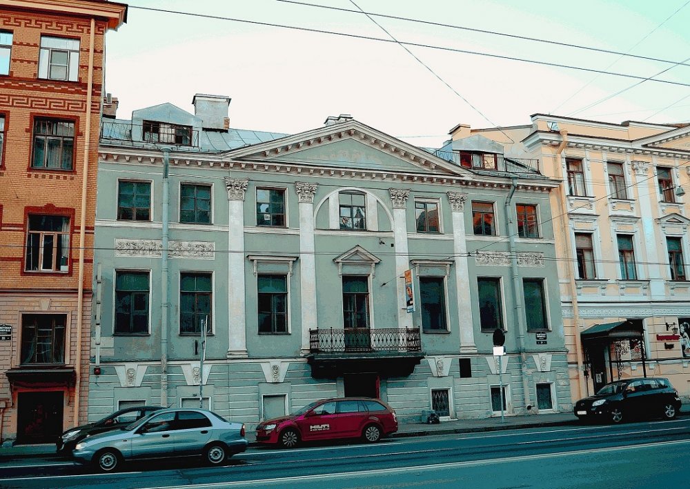 Компания «Я хочу быть твоей канарейкой» получила в аренду дом Брюллова в Петербурге