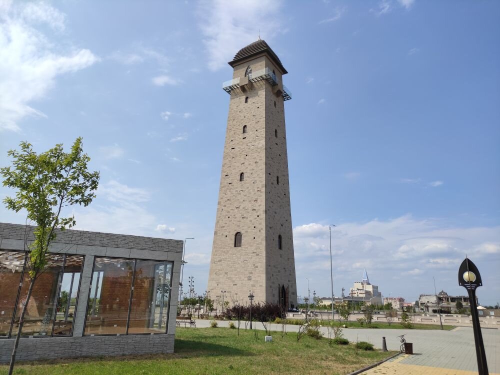 "Башня согласия" в Магасе – неспешный путь к бездне под ногами