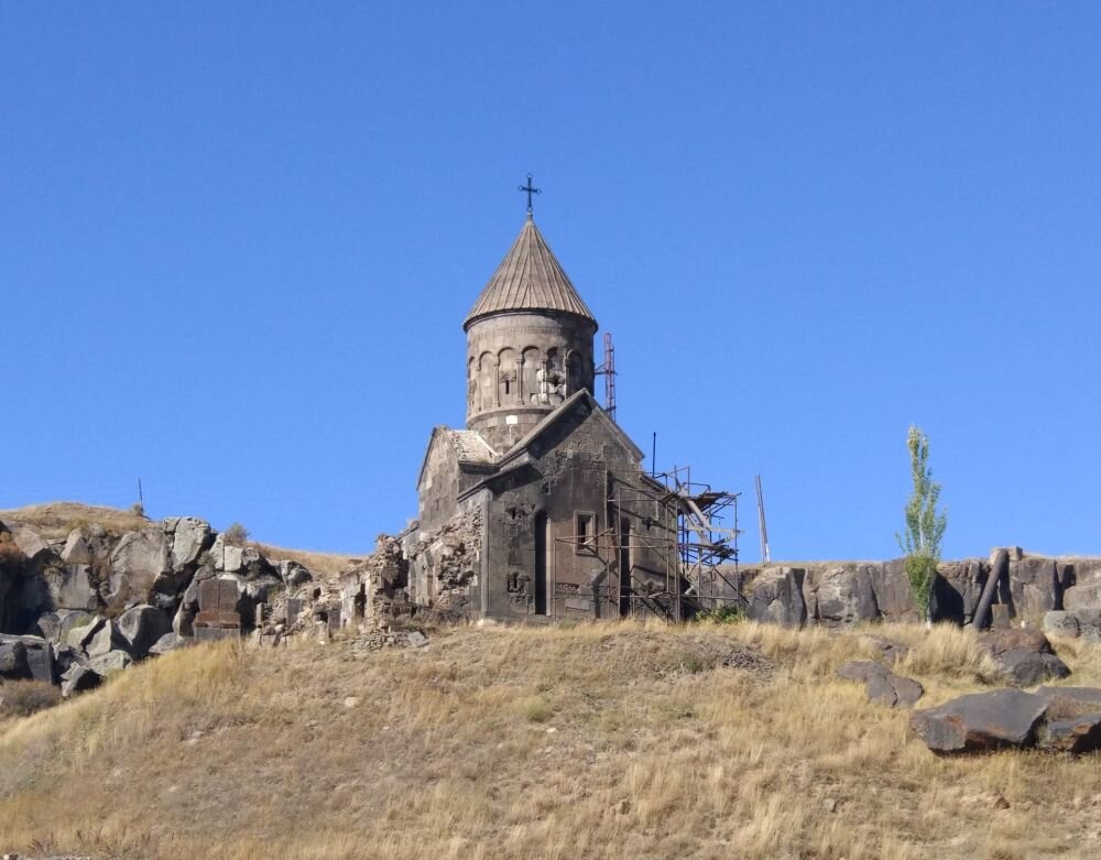По горной Армении – монастырь Аствацнкал и достопримечательности Арагацотнской области