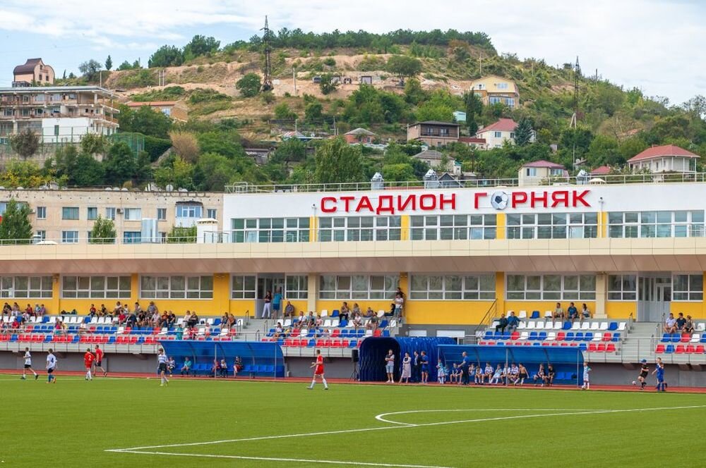 Одним "долгостроем" меньше – в Севастополе сдали стадион "Горняк"