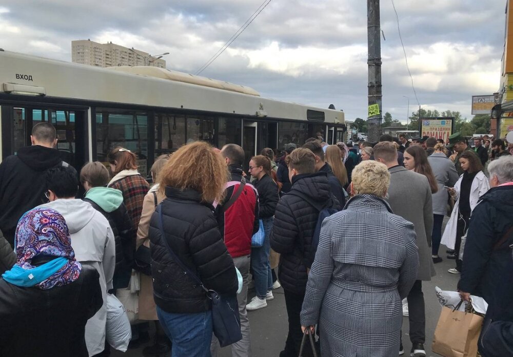 Петербургские чиновники обвинили в новом транспортном коллапсе самих горожан