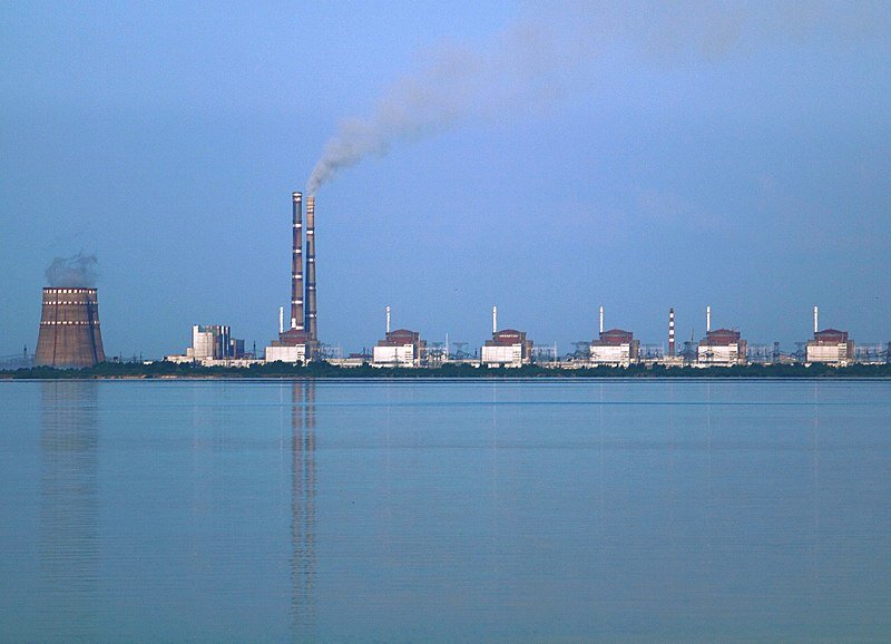 Группа МАГАТЭ остается на пострадавшей от обстрелов атомной электростанции, чтобы оценить повреждения