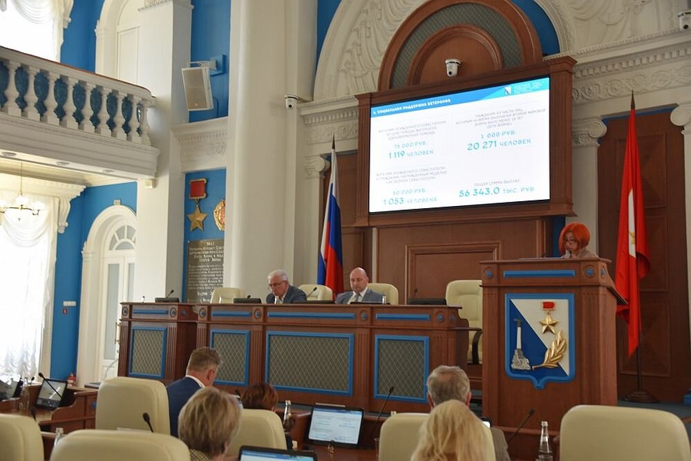 В заксобрании Севастополя заслушали доклады руководители здравоохранения, социальной сферы и стройнадзора