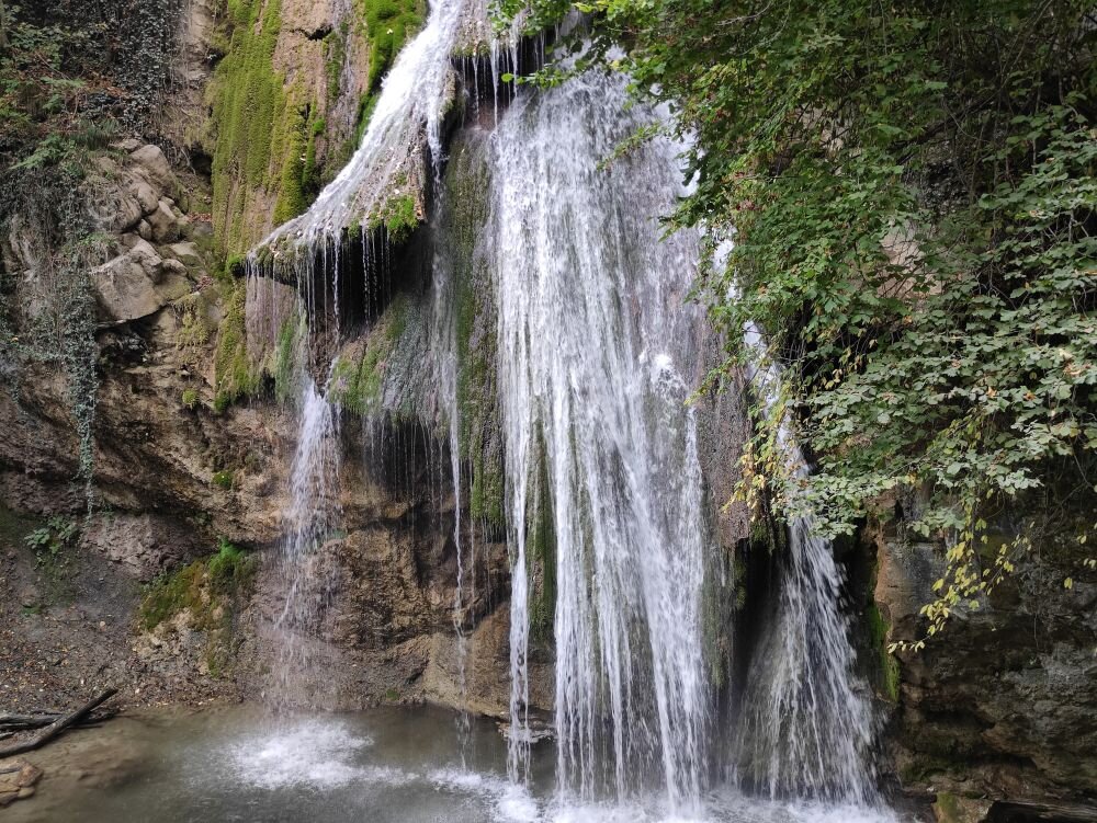 Седые напевы водопада Джур-Джур – полчаса в гору и тяга к философии
