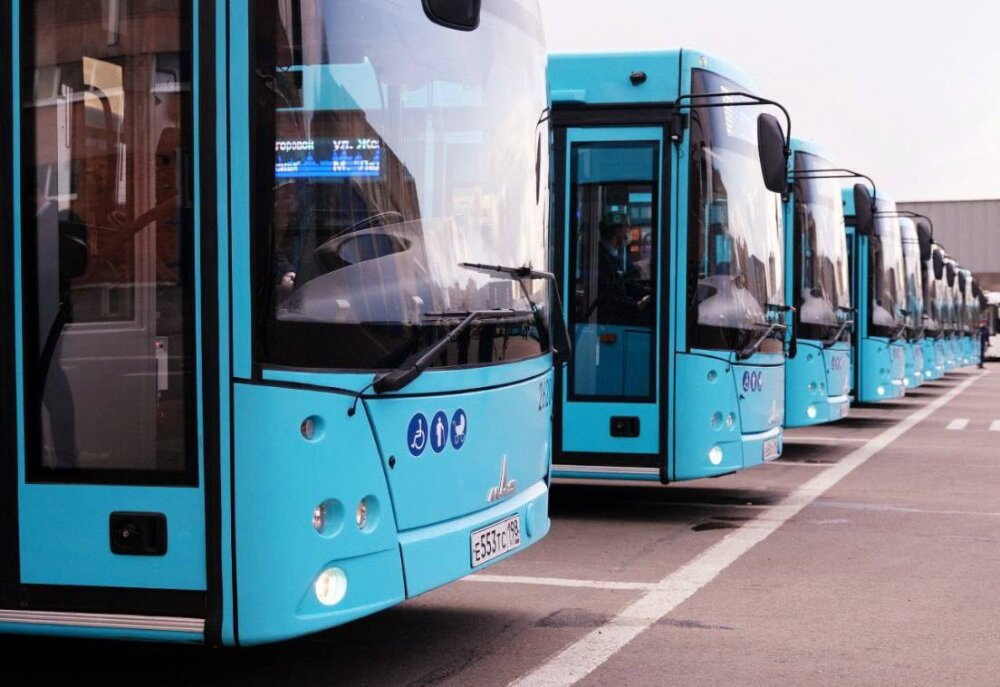 «Традиционное» ДТП с участием двух «лазурных» автобусов произошло на востоке Петербурга
