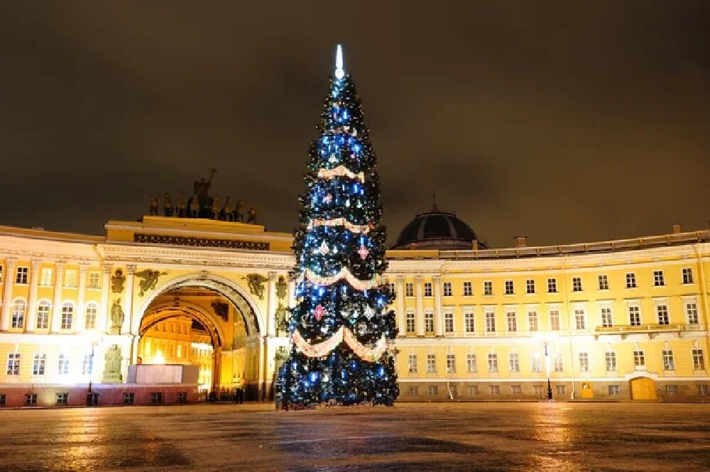 Отмена новогодних праздников в Петербурге обернулась полумерами