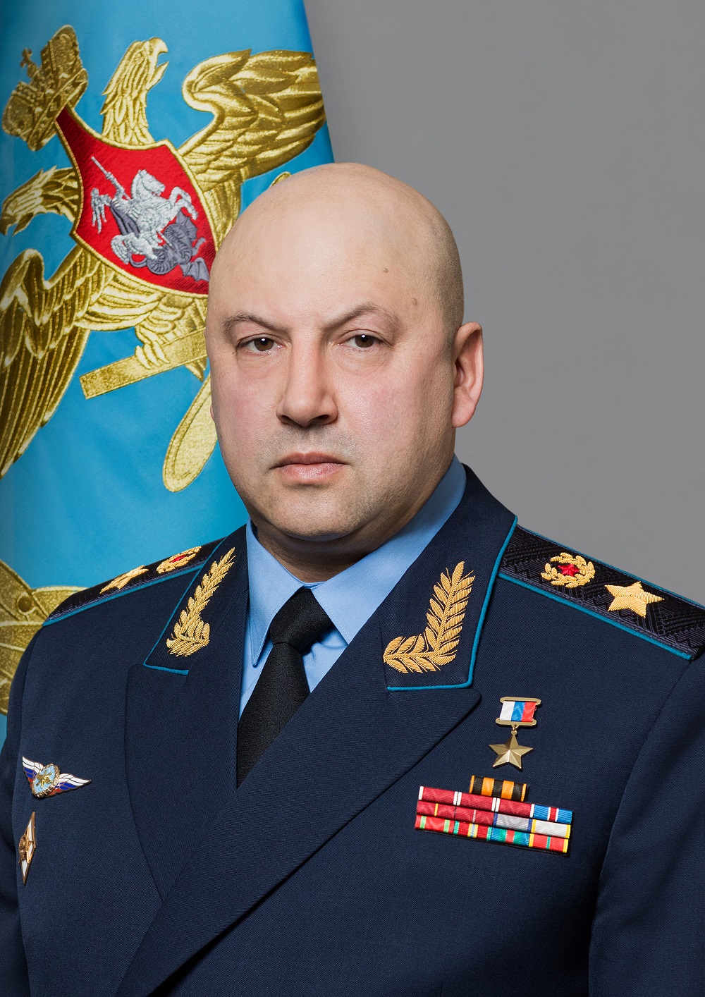 Бизнесмен Пригожин заявил, что генерал Суровикин верой и правдой служит Родине