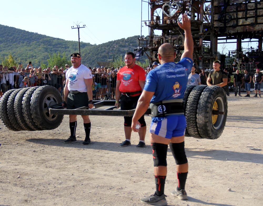 Новый рекорд "Севастопольской тяги" – 915 килограмм на двоих