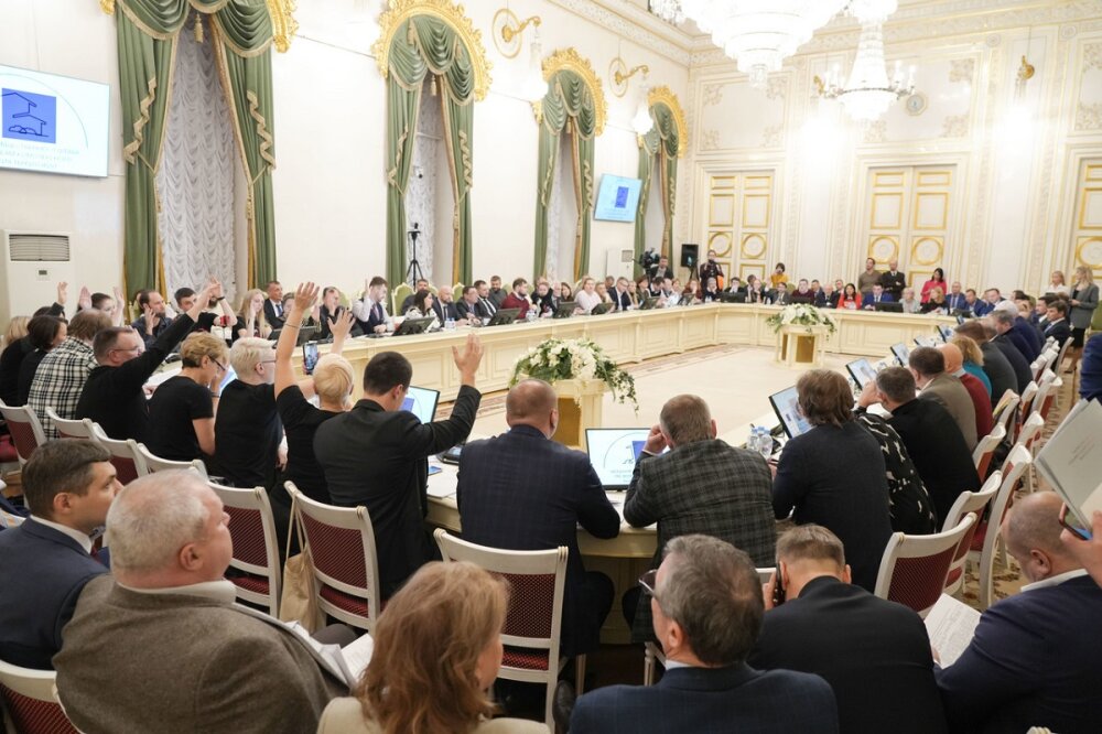 Радикальные противники закона о реновации в Петербурге покинули заседание Общественного штаба
