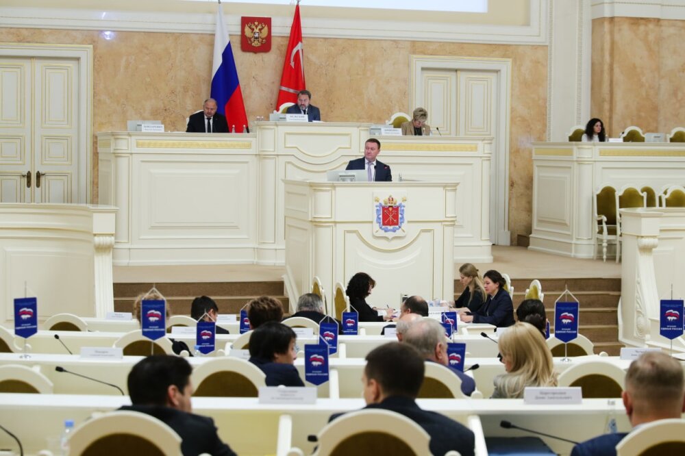 Петербургский парламент заявил, что открыт для всех горожан. Но есть нюансы