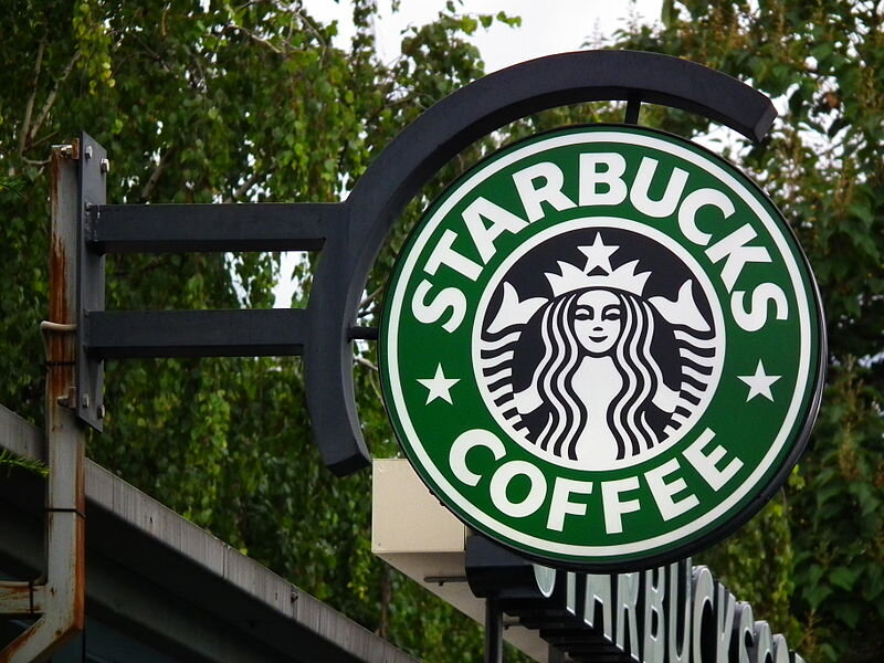 «Starbucks» закрывает заведение в Сиэтле, сотрудники которого первыми объединились в профсоюз