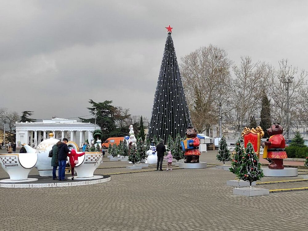 Новогодняя ночь пройдет в Севастополе без салютов и концерта на площади Нахимова