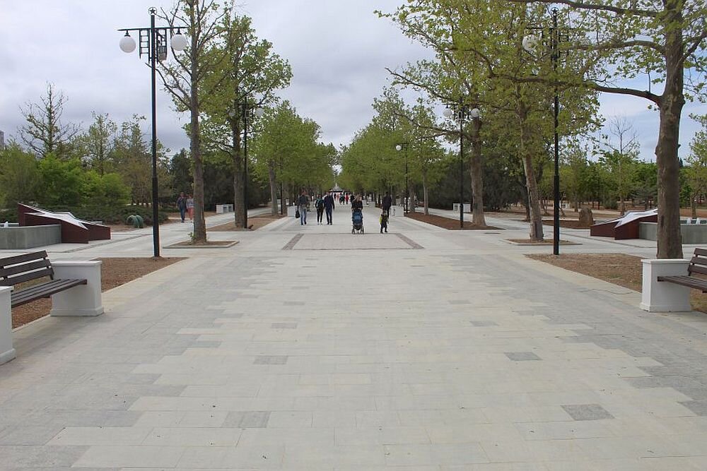В севастопольском Парке Победы прямо на центральной аллее появятся 12 торговых точек