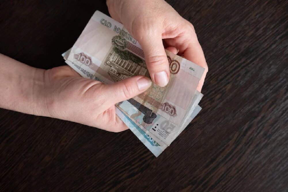 «Я в месяц на лекарства больше трачу»: блокадница об обещанной Смольным выплате 10 тысяч рублей