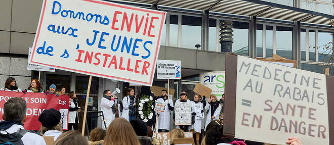 Во Франции бастуют врачи общей практики