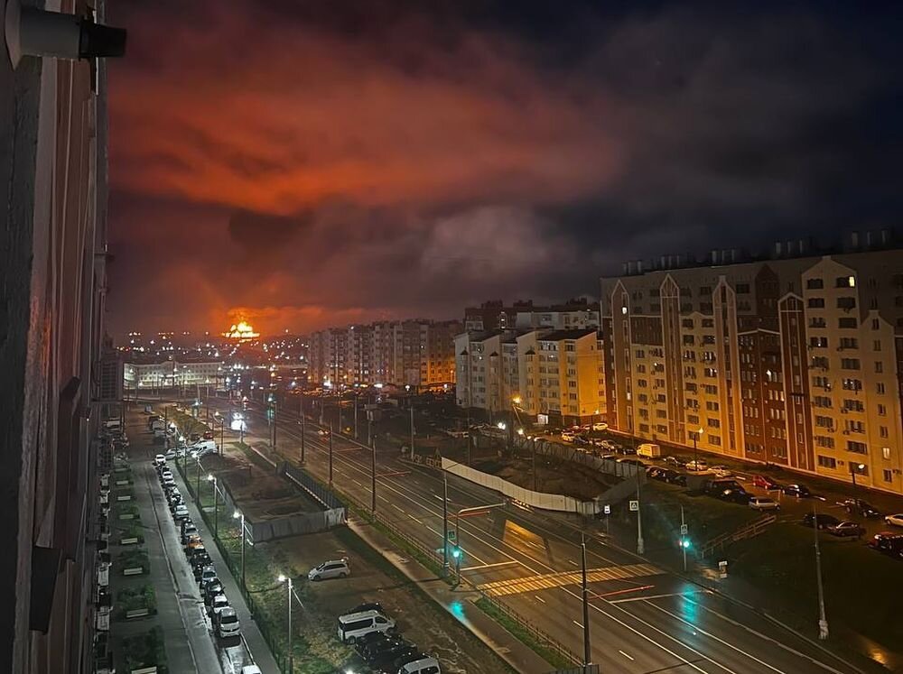 Вновь атака на Севастополь – ударный БПЛА врага поразил топливные резервуары в бухте Казачья