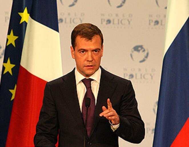 Медведев заявил, что введение G7 запрета на экспорт в Россию приведет к ее выходу из зерновой сделки