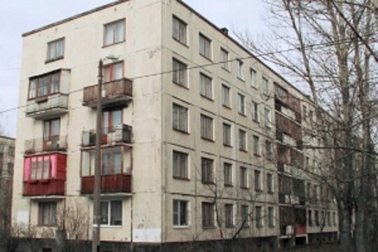 Проект закона, сокращающего сроки расселения старых московских домов, все больше пугает их жителей