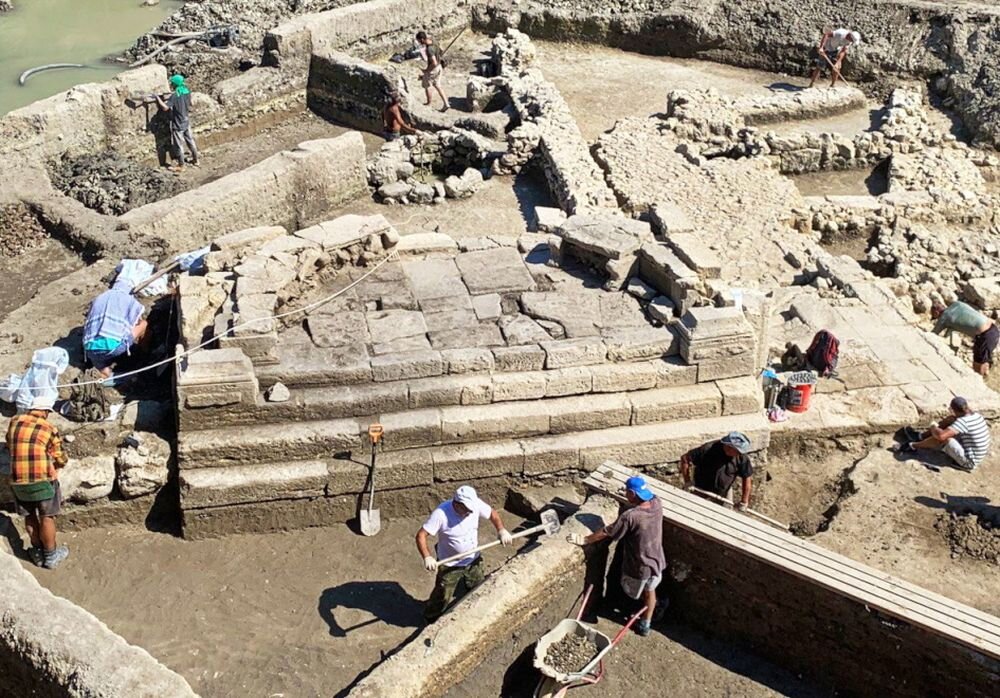 В ходе раскопок Херсонеса Таврического обнаружен уникальный античный мавзолей