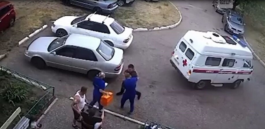 В Госдуме задумались о защите работников «скорой помощи»