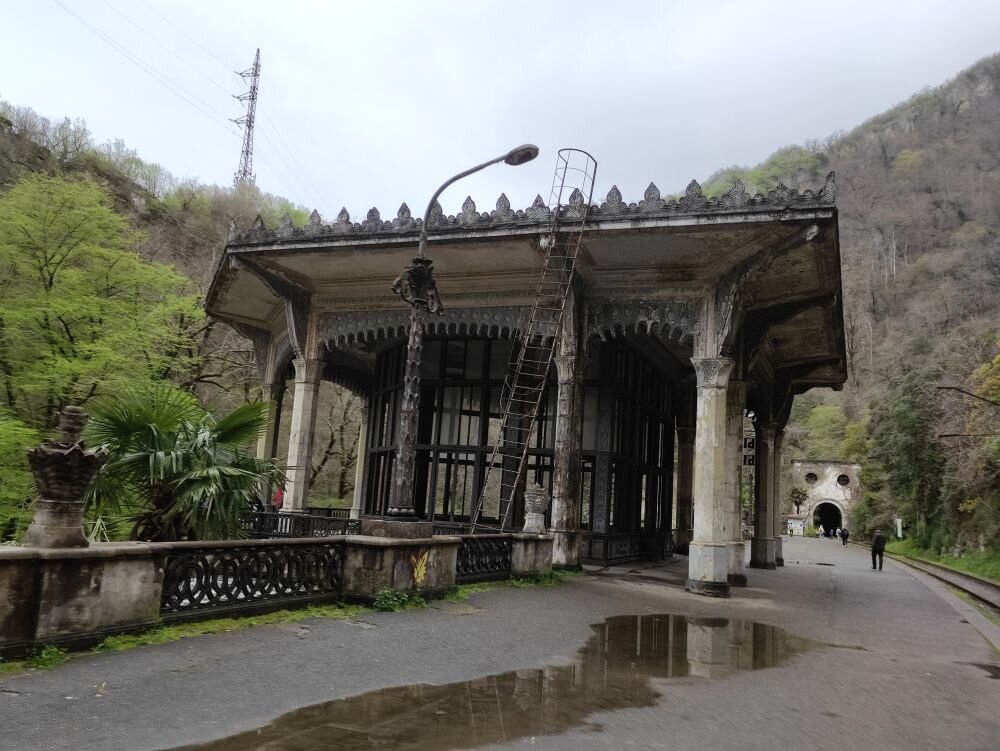 Абхазская станция Псырцха – замшелый реликт великой эпохи