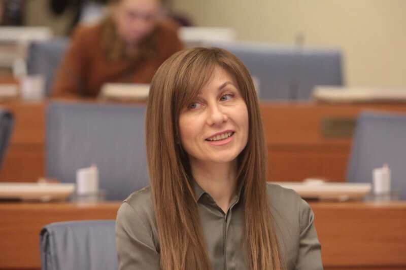 Лариса Картавцева: депутат со скрытыми конфликтами