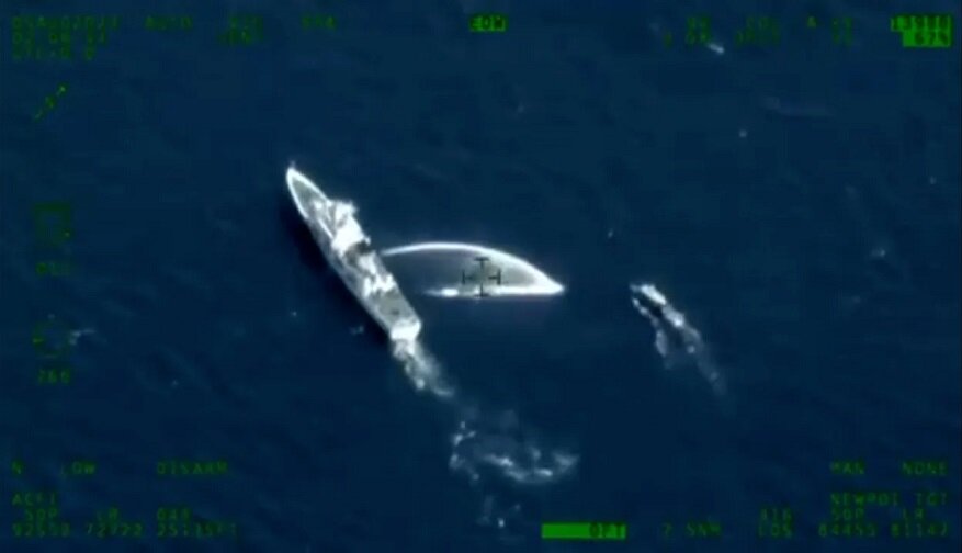 Китайский корабль обстрелял филиппинские суда из водомета в Южно-Китайском море