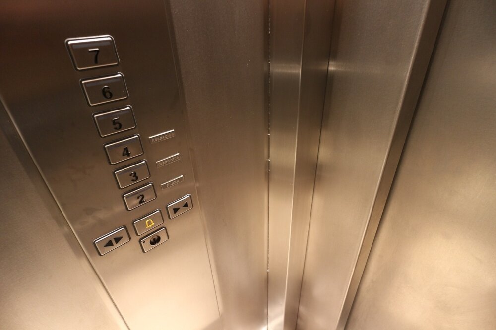 Петербуржцев, не пользующихся лифтом, все равно заставят за него платить