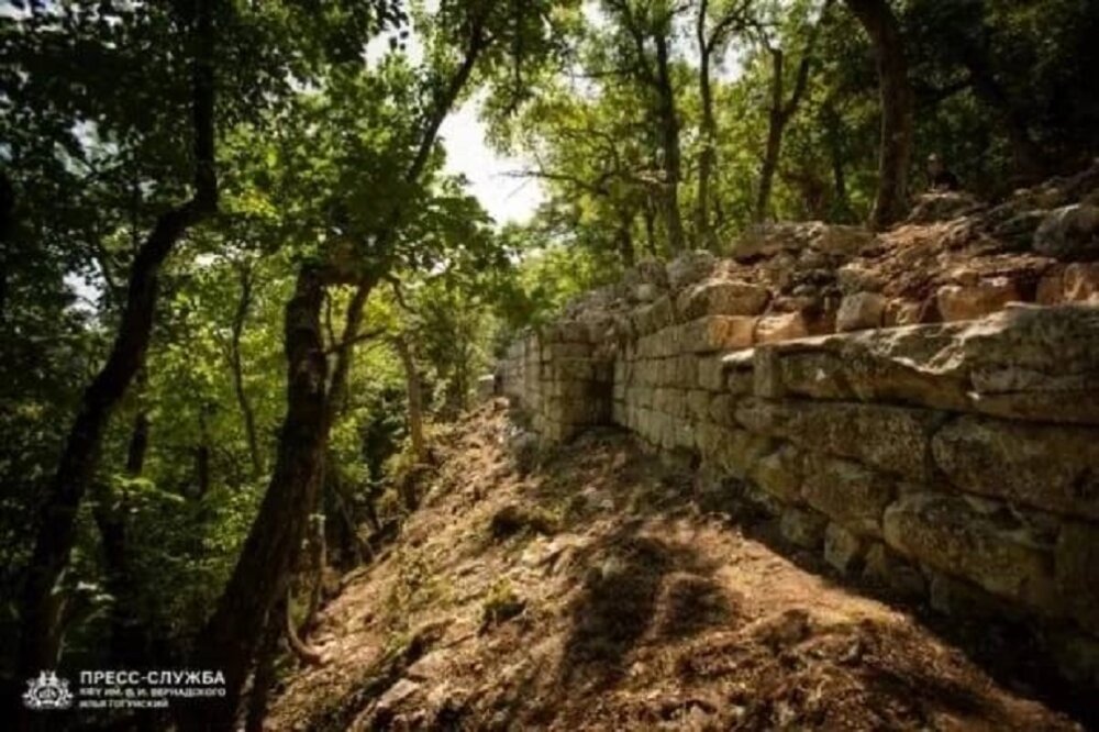 Памятник мирового значения: продолжаются археологические исследования крепости крымских готов