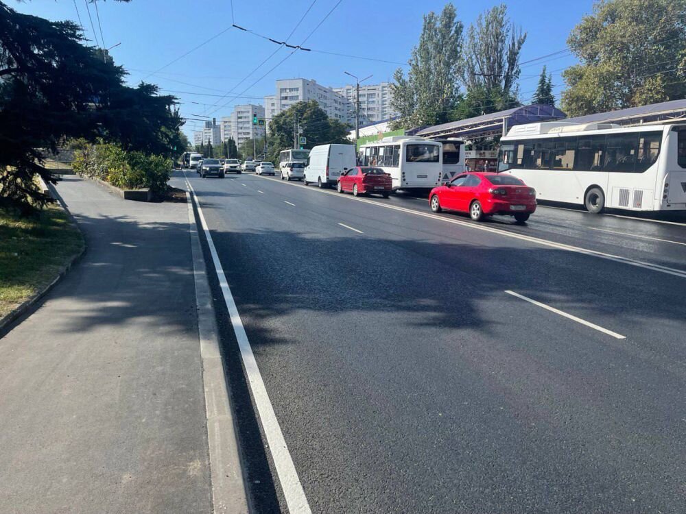 В Севастополе за несколько недель без перекрытия движения отремонтировали улицу Вакуленчука