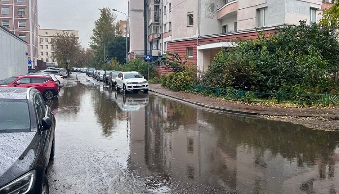 Сильные летние ливни закончились, но потопы в Москве продолжаются