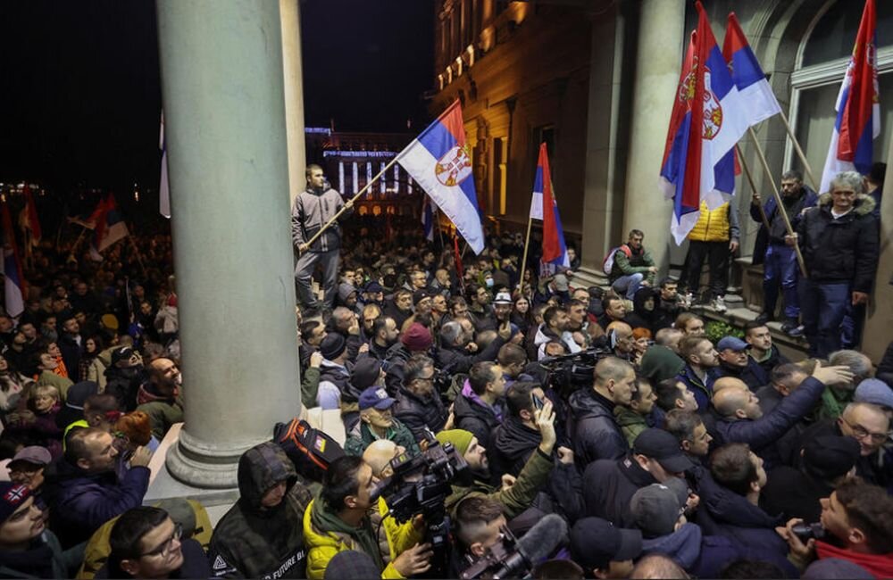 Попытка госпереворота в Сербии – первый раунд остался за властями