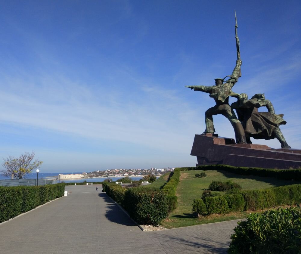 В Севастополе приступили к реставрации мемориала "Матрос и Солдат"